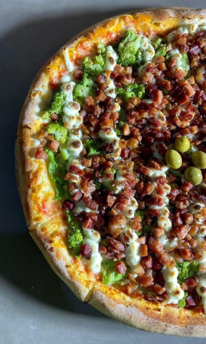 Brócolis com bacon e requeijão